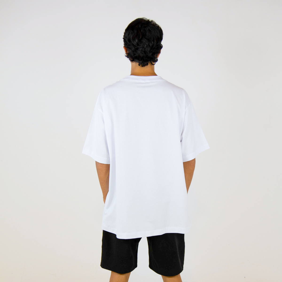 Camiseta oversized branca masculina FLEECE vista de frente - foto 4