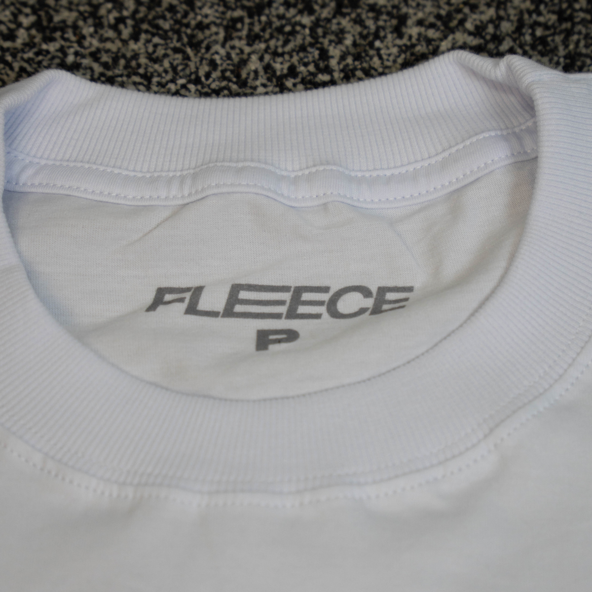 Camiseta oversized branca masculina FLEECE vista de frente - foto 9
