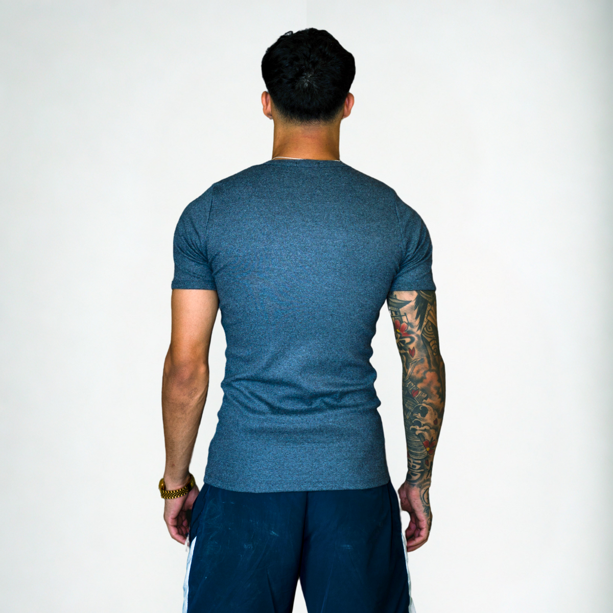 Camiseta canelada slim cinza escuro masculina FLEECE vista de frente - foto 7