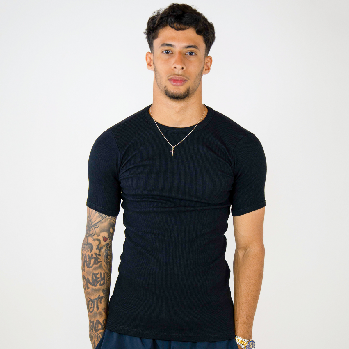 Camiseta canelada slim preta masculina FLEECE vista de costas