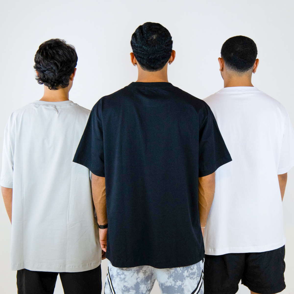 Camisetas oversized do pack FLEECE nas cores preta, branca e cinza