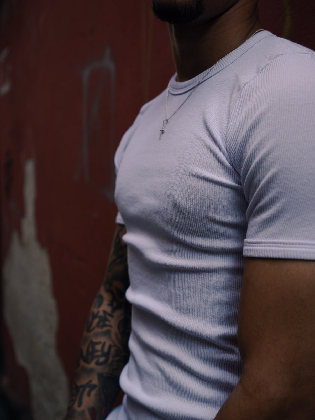 Camiseta canelada slim branca masculina FLEECE vista de frente - foto 5