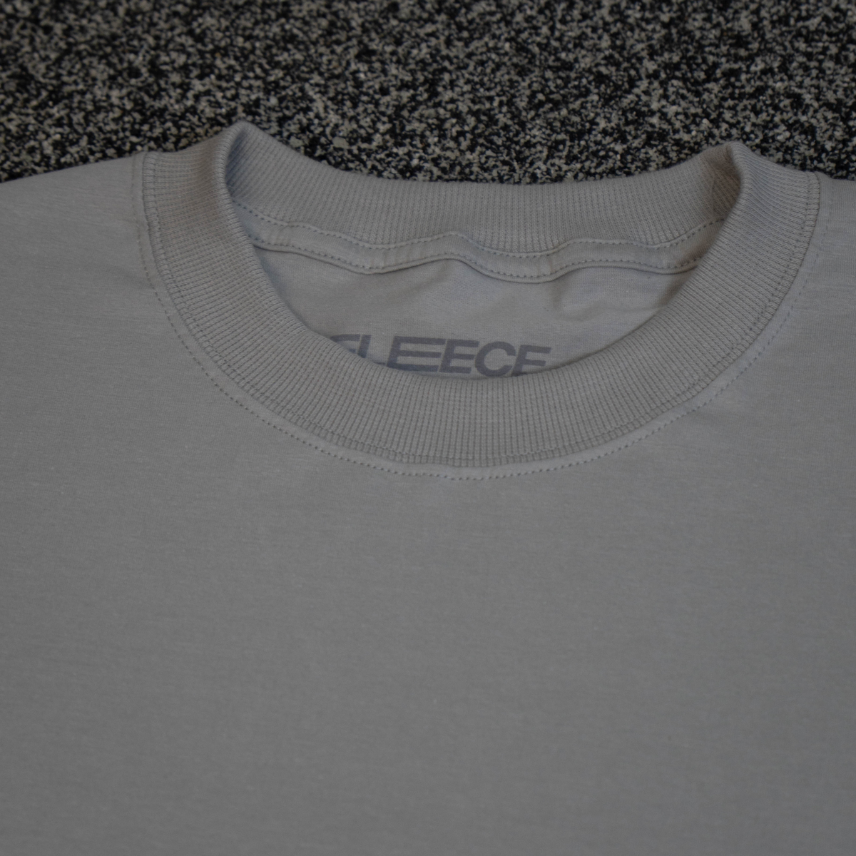 Camiseta oversized cinza masculina FLEECE vista de frente - foto 6