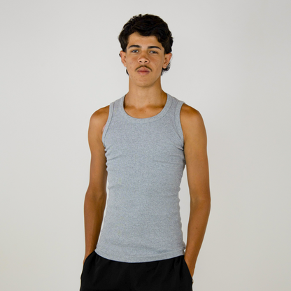 Regata canelada slim cinza masculina FLEECE vista de frente