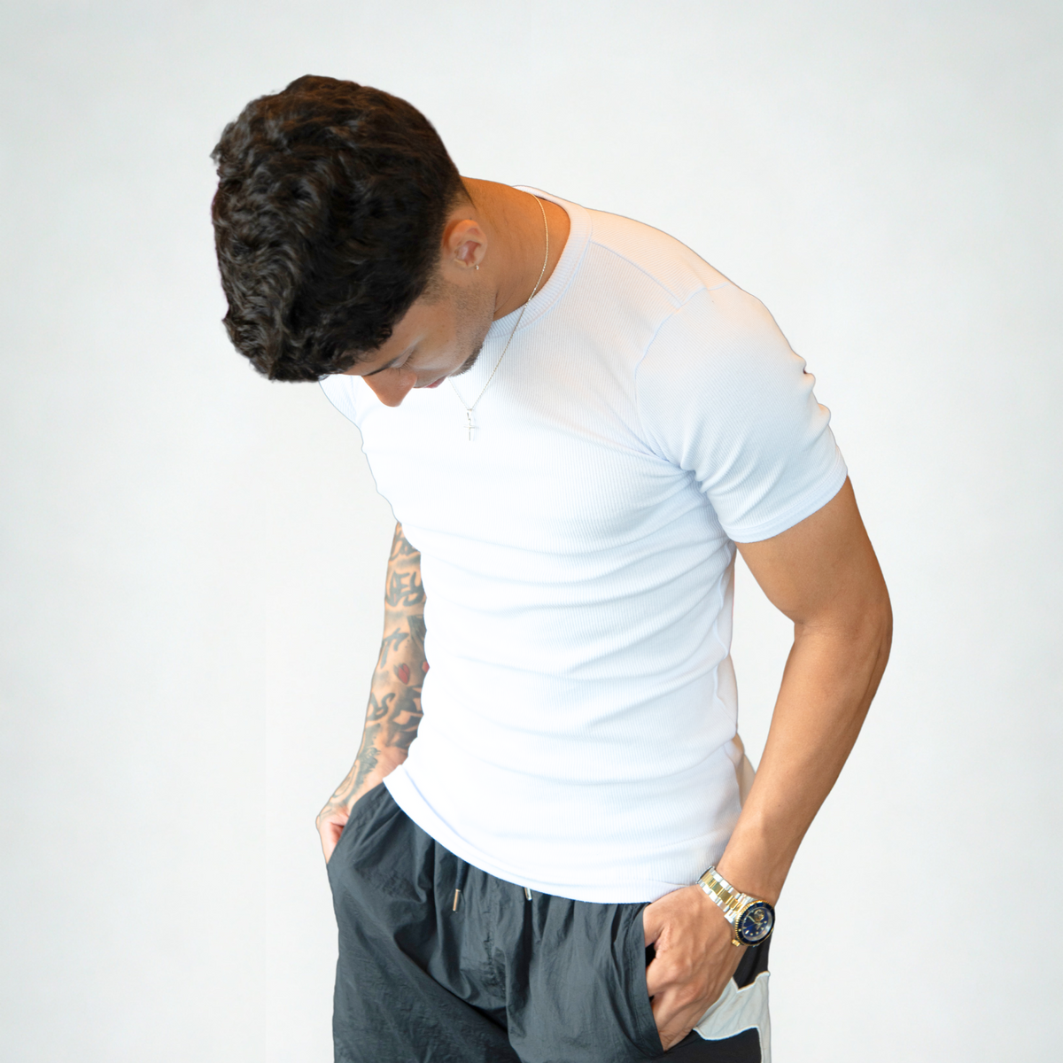 Camiseta canelada slim branca masculina FLEECE vista de frente